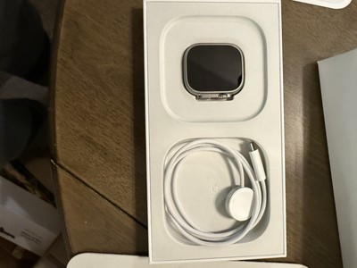 Apple Watch Ultra 2 49mm Titanium