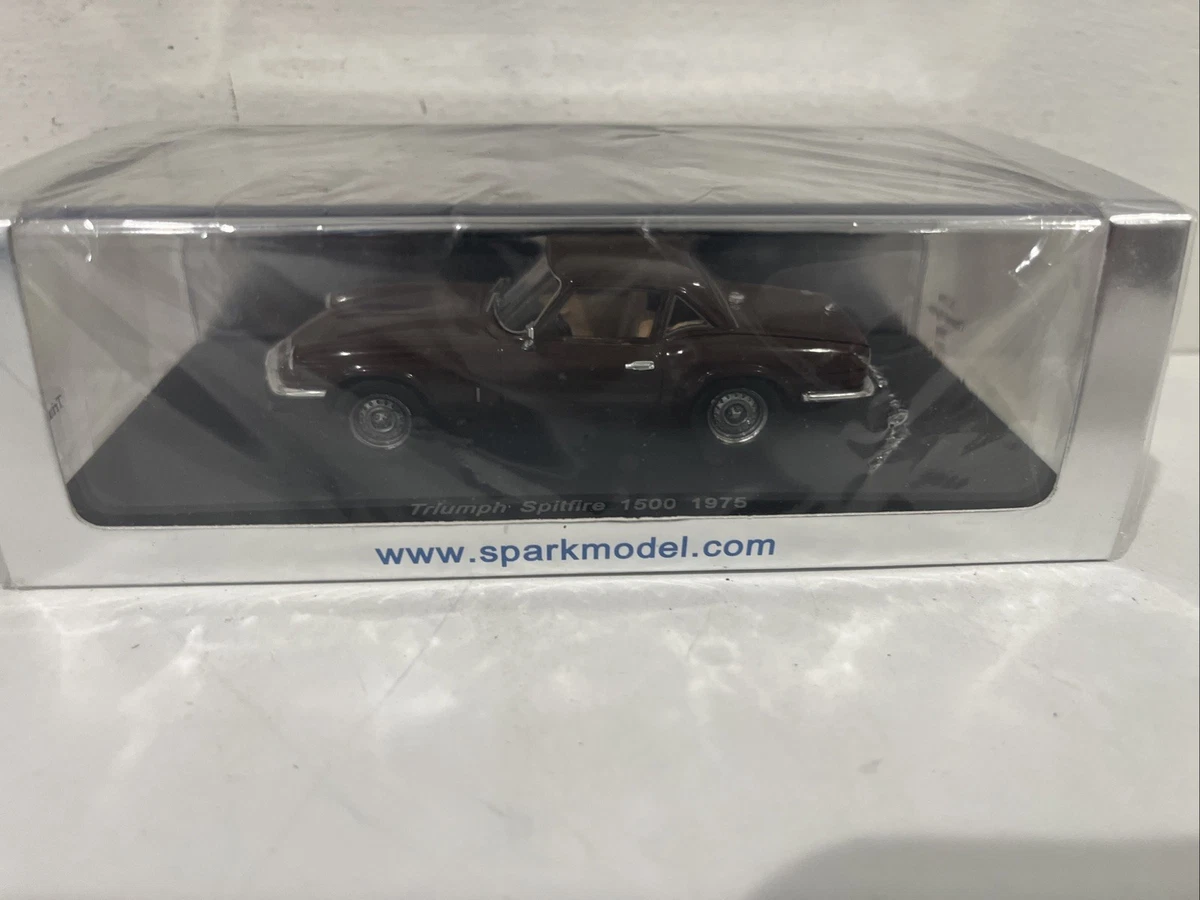Miniature Spark 1:43 Triumph TR4S N°27 Le Mans 1961 – Bolton & Ballisat