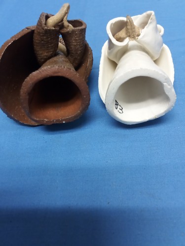 2 Nun figurine in Brown and White - Picture 7 of 10