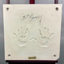 PLANET HOLLYWOOD SEATTLE George Clooney Wall of Fame Signed & Hand Imprint Cast