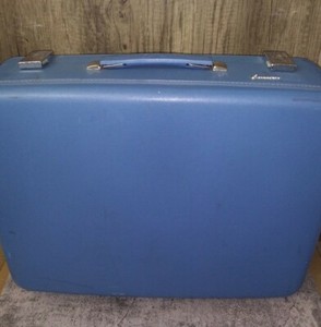 oshkosh suitcase
