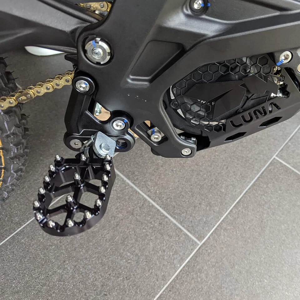 For BETA X Trainer 250 300 2015-2023 Black Footrest Foot Pegs Rest Pedals Foto 3 de 4