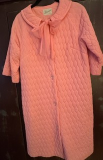 VTG 1950’ 60s Pink Quilted Robe Womens M Button Front Chiffon Ribbons For Bow