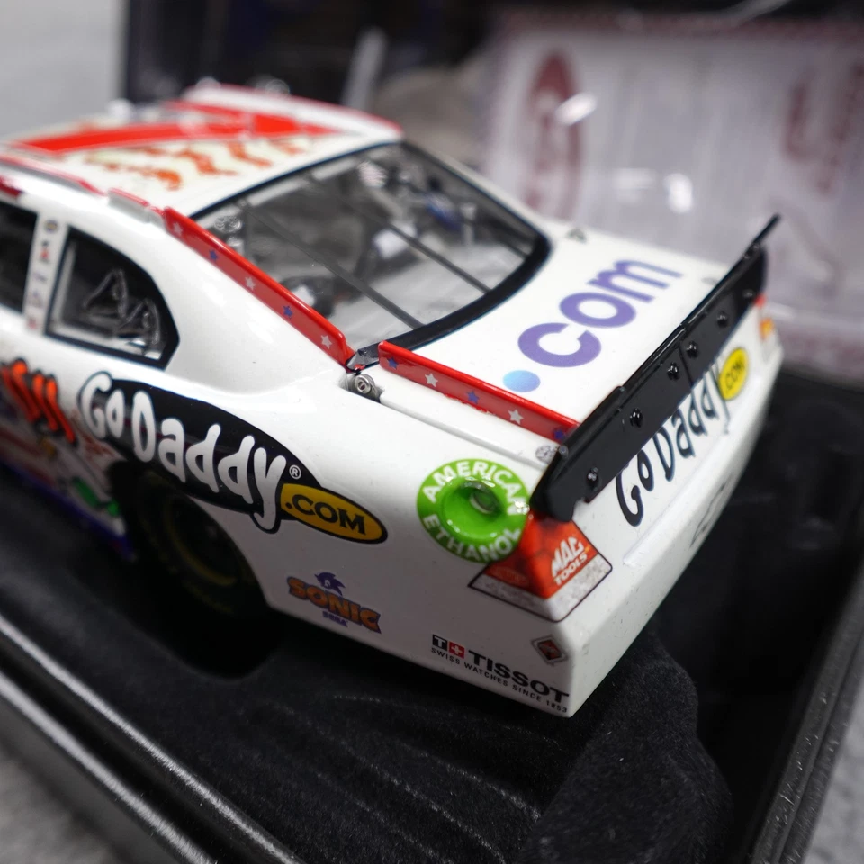 Danica Patrick Diecast 1:24 NASCAR Unites GoDaddy #7 Impala RCCA 精英 1/150 汽车 — 第 3/4 张图片