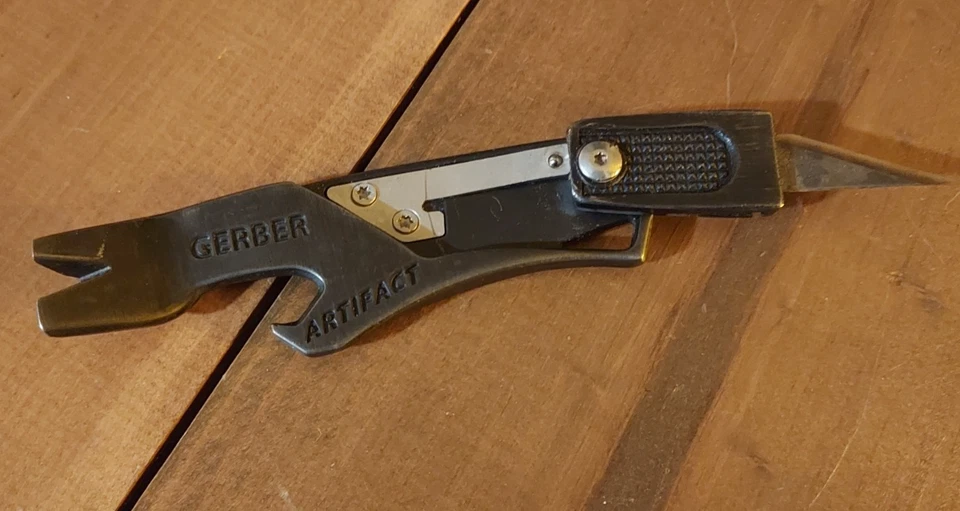 Hoja de afeitar Gerber Artifact Pocket Prybar plegable forro bloqueo - muy buena Foto 2 de 4