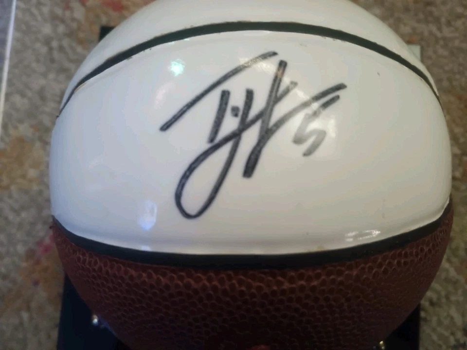 Mini baloncesto con tacones alquitranados UNC. Autografiado por Danny Green W. Ellington Ty Lawson Foto 4 de 4