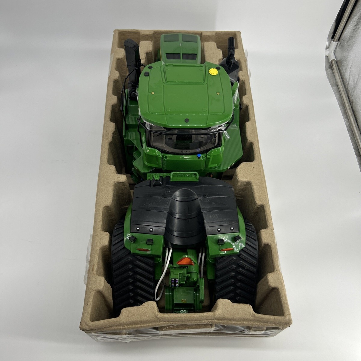 NEW John Deere ERTL 1/16 9RX 540 Prestige Collection Die Cast