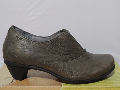 Naot women comfy slide shoes Star tin color size 37 US