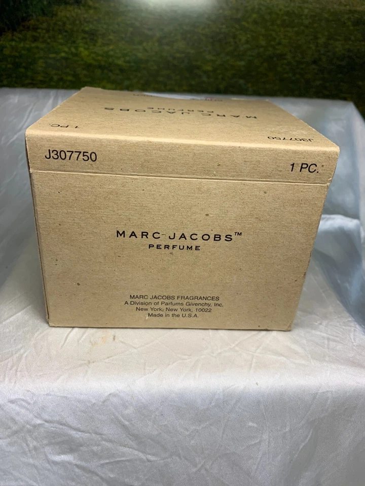 PERFUME EN POLVO BRILLANTE MARC JACOBS 3.5 OZ Foto 2 de 4