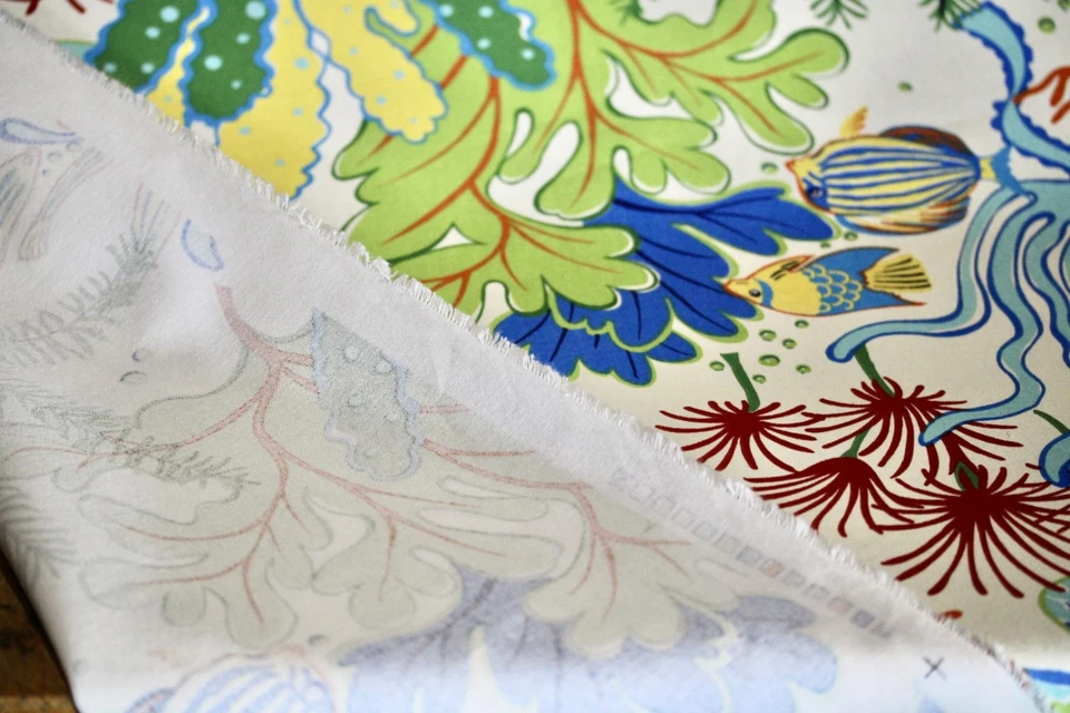 TELA DE TAPICERÍA ESTAMPADA MILL CREEK SPLISH SPLASH ATLANTIS 55" DE ANCHO POR YARDA Foto 2 de 4