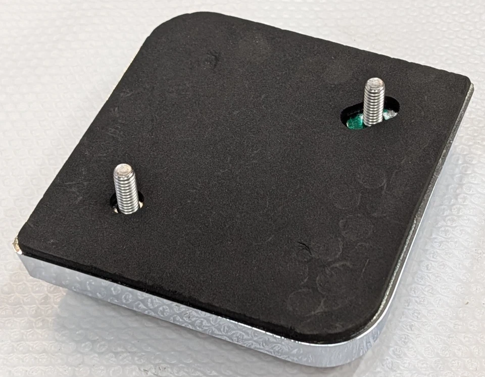 Adorno con logotipo de emblema de capó de camión genuino internacional diamante montaje de perno de carretera Foto 4 de 4