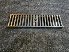 Zurn ZS013 DIN CL E600 20" L x 5.5" W Epoxy Coated Ductile Iron Trench Grate