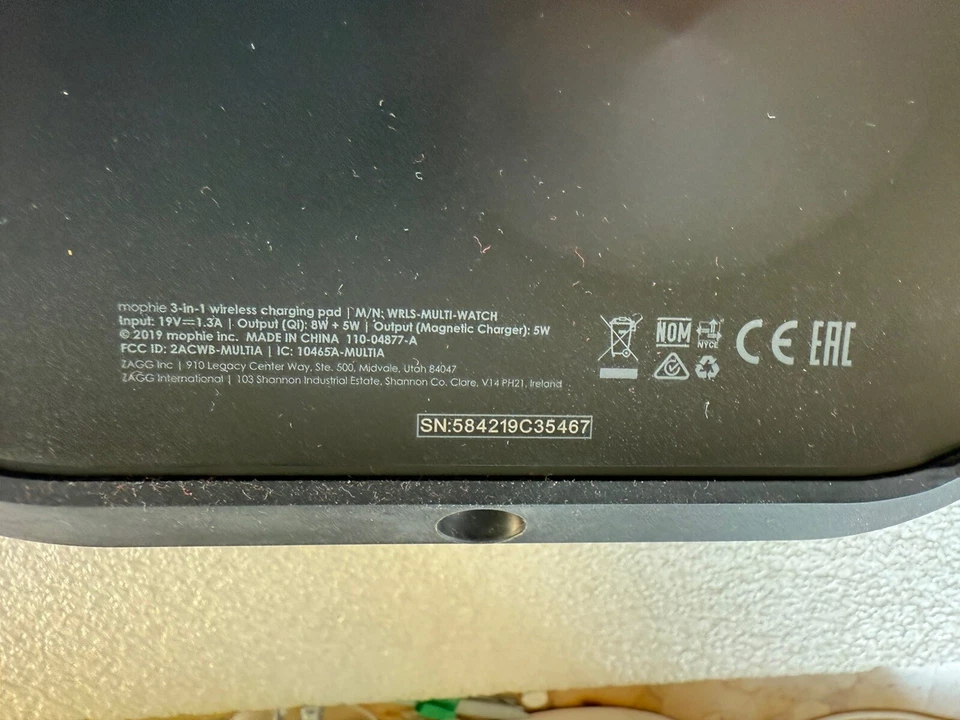 mophie 3-in-1 wireless charging pad für iPhone, AirPods und Apple Watch - Bild 3 von 4