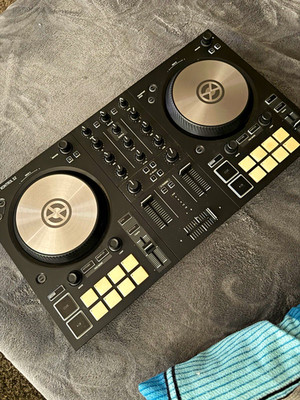 Native Instruments Traktor Kontrol S2 MK3