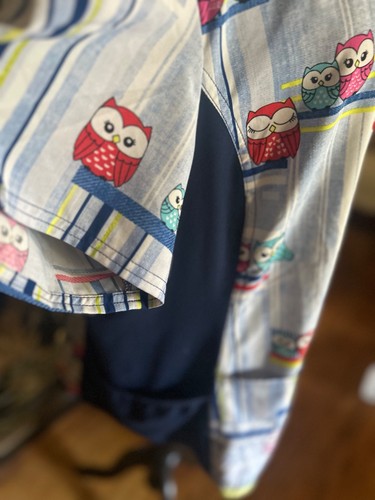 Cherokee Scrub Work Wear Nurse Owl Pattern V Neck Panel Top Sz 2XL - Picture 9 of 10