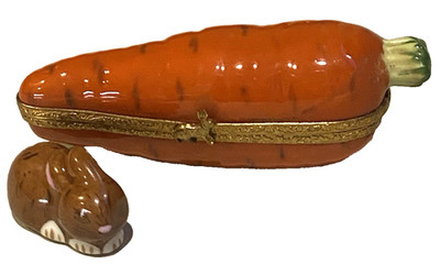 LIMOGES France PEINT MAIN HINGED Box CARROT w/BUNNY RABBIT CLASP & TRINKET-RARE!