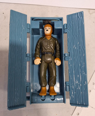Vintage 1997 Universal Monsters The Wolfman Burger King Toy Complete 825-27
