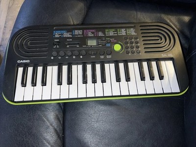 Casio Mini Keyboard SA-46 32 Key Synthesizer Tested & Works No Battery Cover/AC