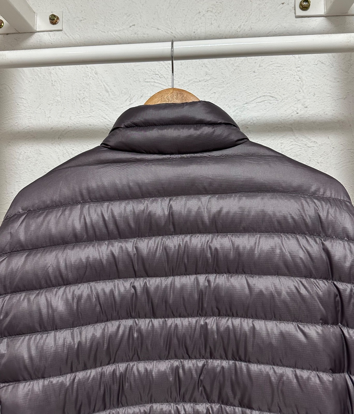 Peak Performance Men’s Down Puffer Jacket Size M - image 10