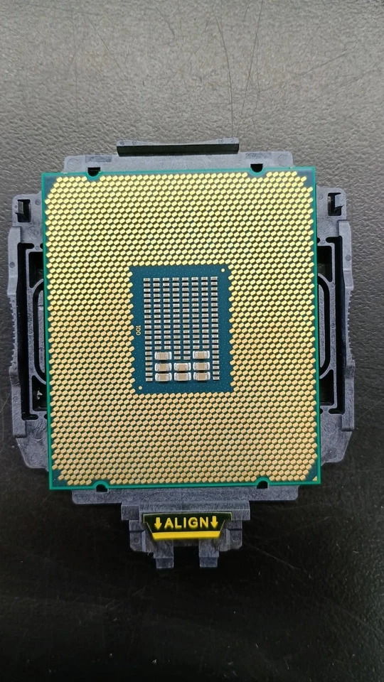 Procesador CPU Intel Xeon E5-2643 V4 3,4 GHz 6 núcleos 20 MB LGA2011-3 135 W SR2P4 Foto 2 de 2