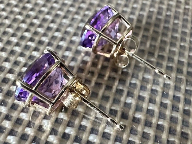Estate 14K Yellow Gold Oval Amethyst Stud Earrings - Image 4 of 4