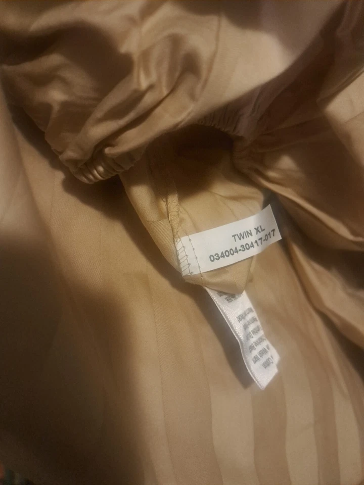 CONJUNTO DE LENÇÓIS 100% ALGODÃO ACETINADO THE COMPANY STORE GG DUPLO 3 PEÇAS LISTRADO OURO/OURO - Imagem 2 de 4