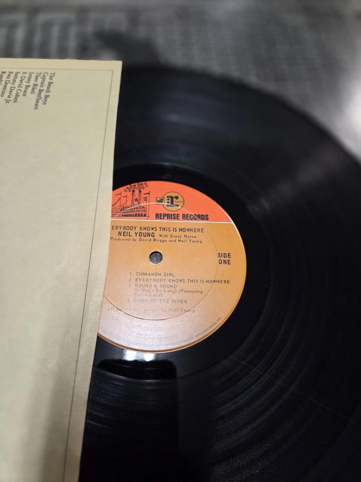 Neil Young Everybody Knows This Is Nowhere LP Vinyl Record 1969 RS6349 - Image 4 of 4