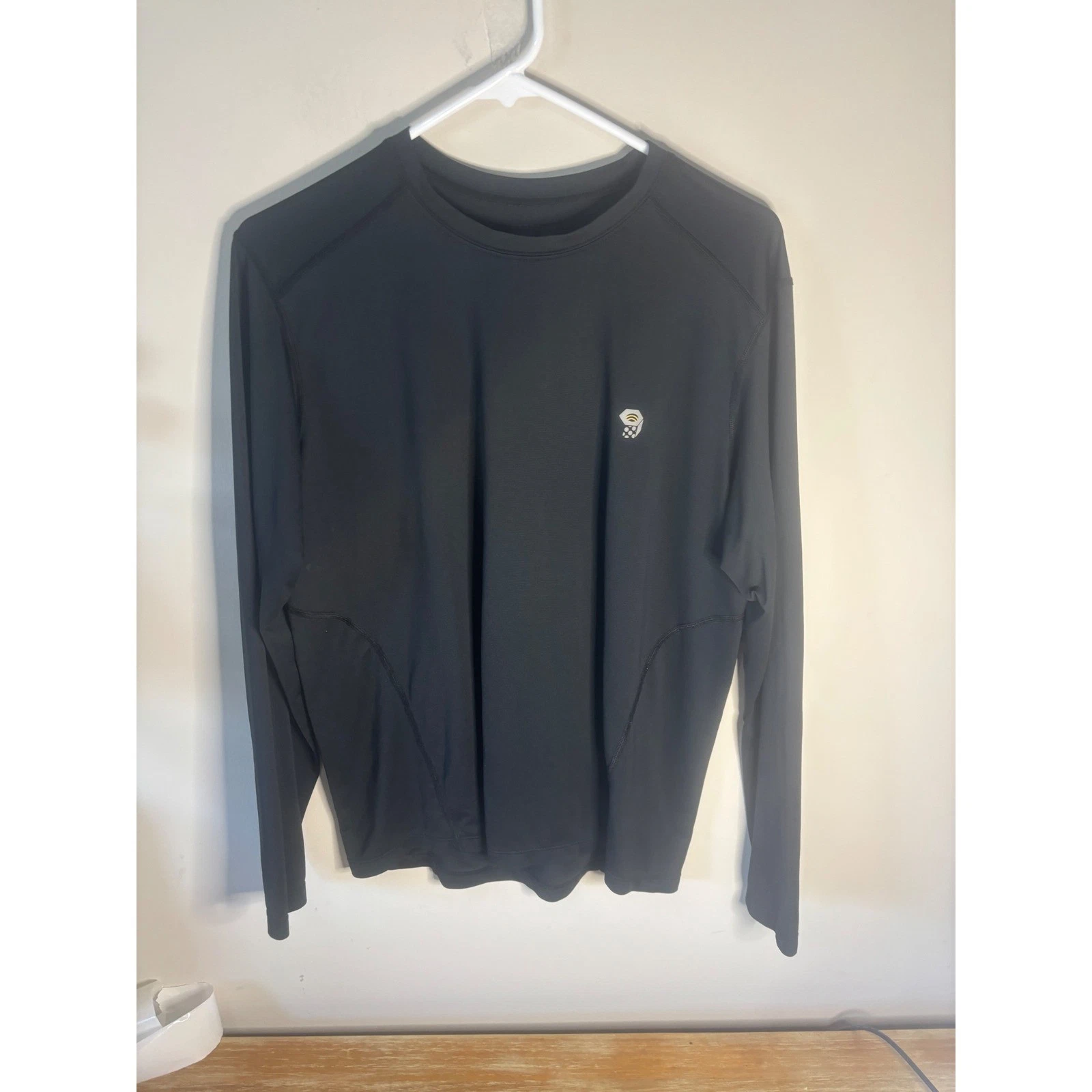 Mountain Hardwear Mens Black Long Sleeve Performance Shirt OM3014 Size L