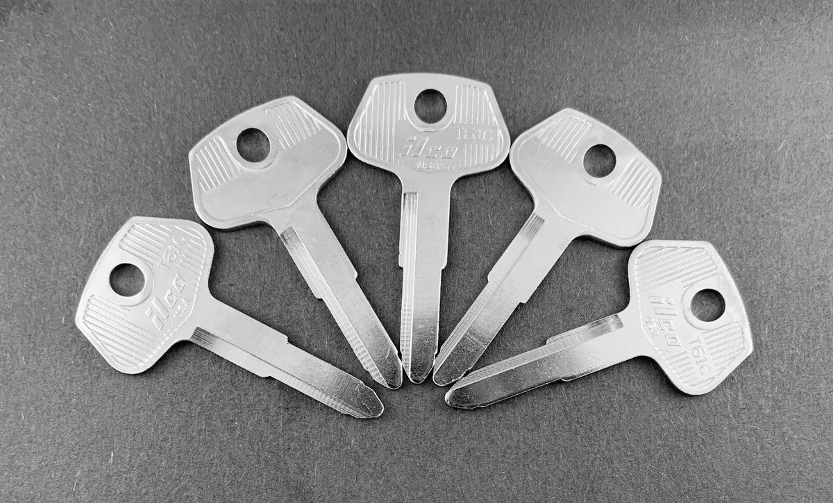 Lots of T61C TR20 T01 TOYO-K1 Type Key Blanks for Toyota Free