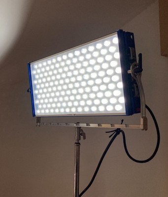 Creamsource Doppio Daylight PLUS Model! - LED DMX Spot Light - As Vortex.
