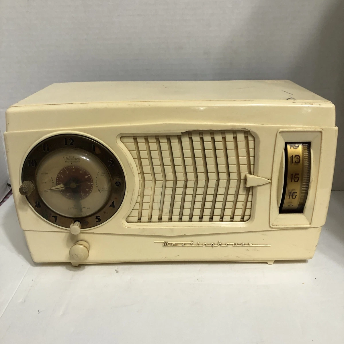 Vintage Westinghouse 8 Transistor Radio in Case - GC5 Auctions Vintage Westinghouse 8 Transistor Radio in Case - GC5 Auctions