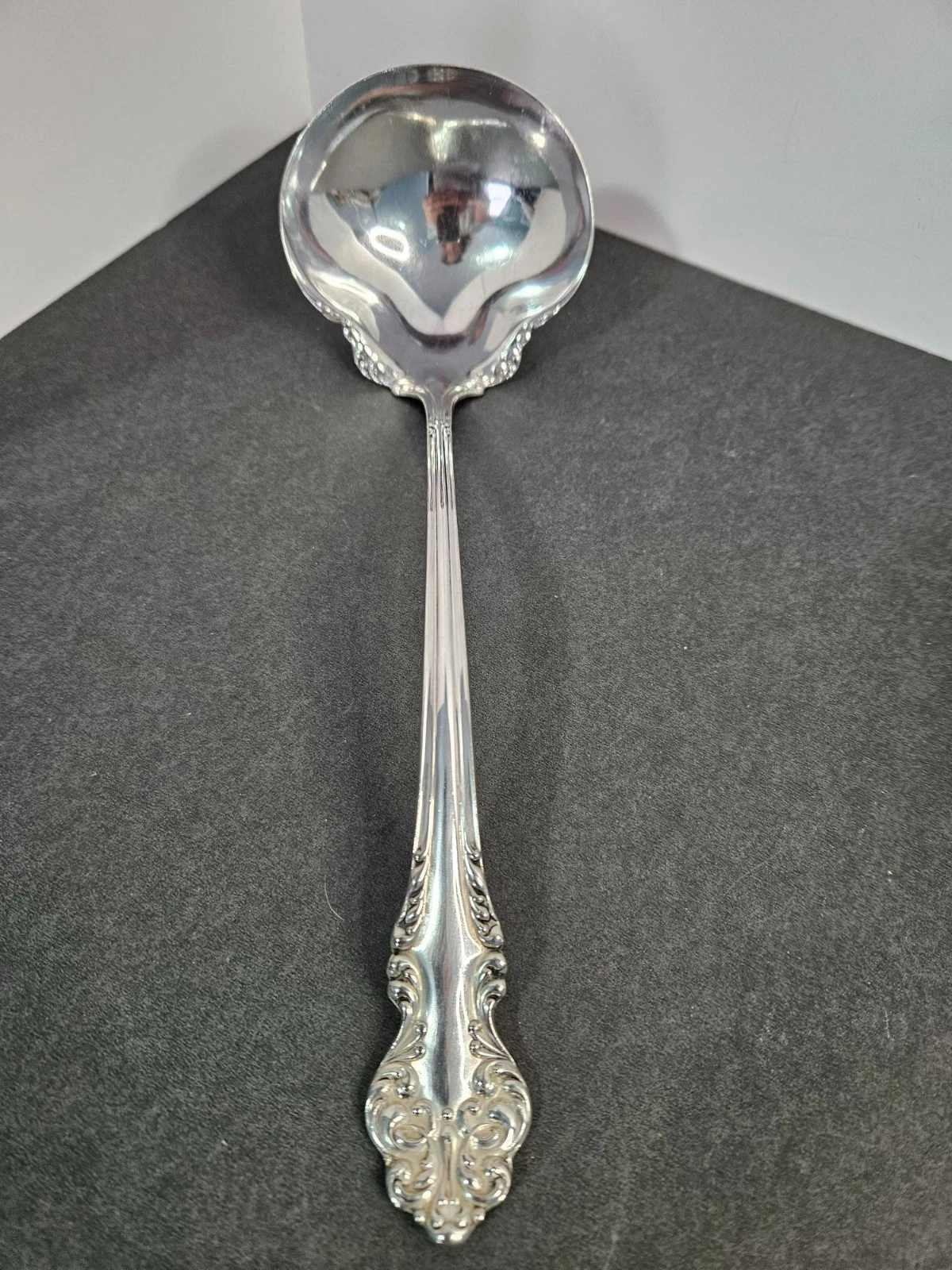 Vtg. Oneida Community 1901 Triple Plate Avelon Ladle 10"