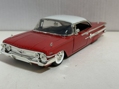 ミニカー 1960 CHEVROLET IMPALA 1/24 JADA SHOWROOM FLOOR 1960 CHEVY IMPALA RED 1:24 DIECAST MODEL CAR