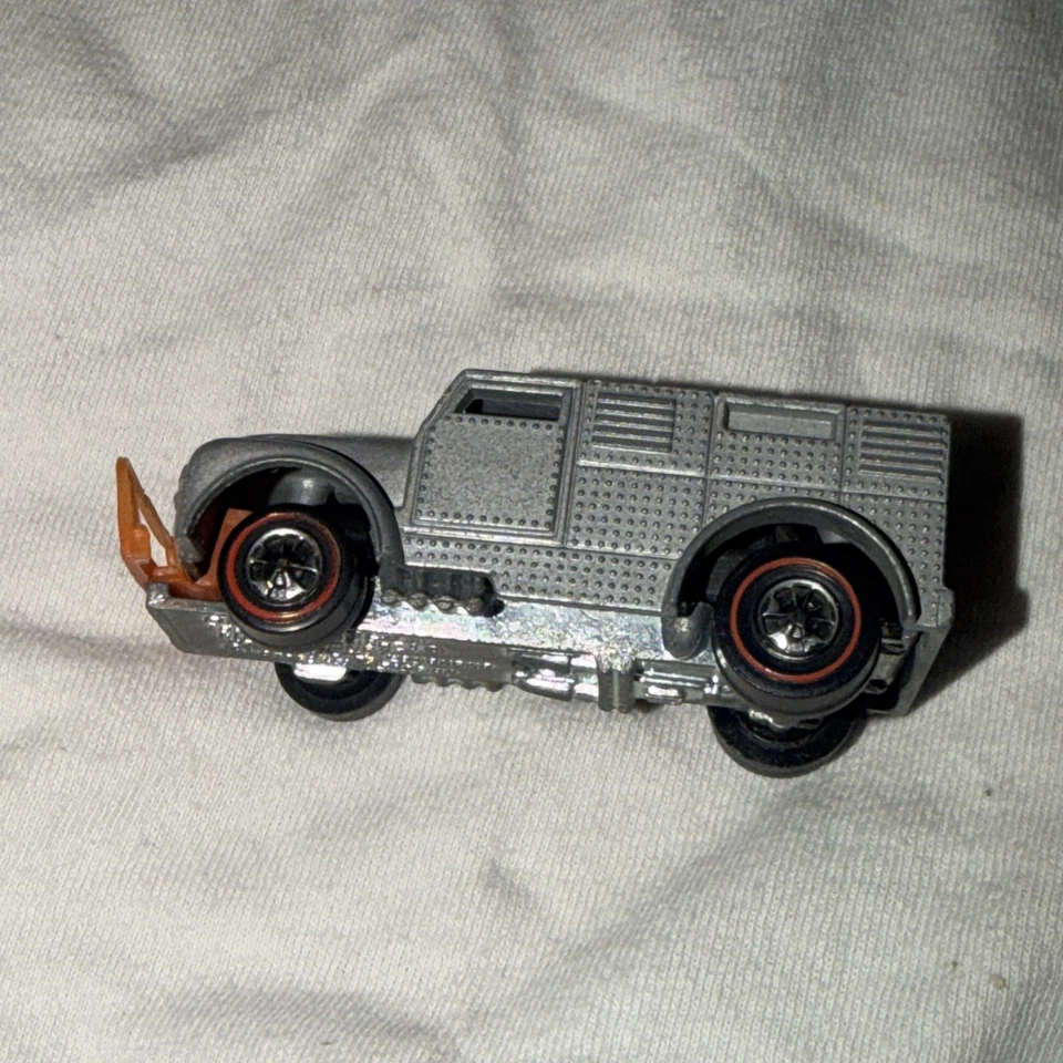 Vintage 1970 Hot Wheels Redline Silver Funny Money Truck Hong Kong - Image 4 of 4
