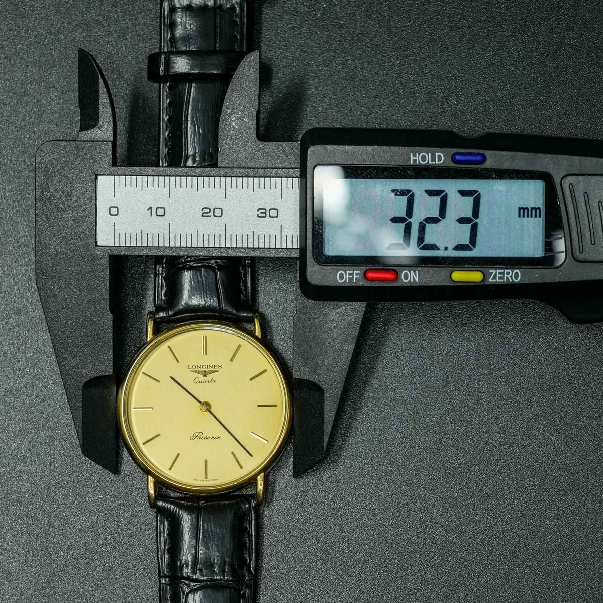 Vintage LONGINES Presence L150.4 6799 9 32mm Simple Gold Men Watch