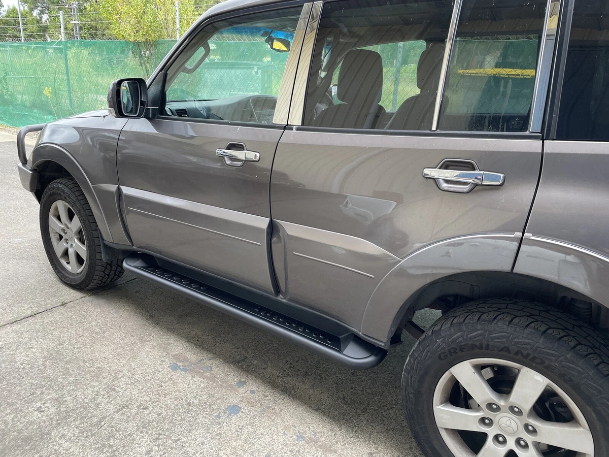 Second hand pajero side cheap steps