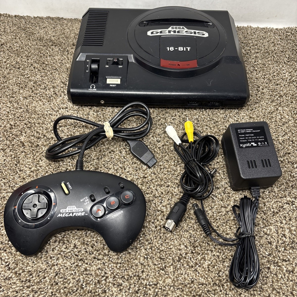 Sega Genesis Model 1601 Gen 1 Console System Bundle - Tested and
