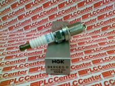 NGK SPARK PLUGS BKR6ES-11 / BKR6ES11 NEW IN BOX 