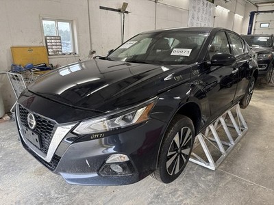 Used Park Assist Camera fits: 2019 Nissan Altima camera lane keep assist ID 284G