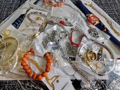 MARKENLOS Luxus Restposten Modeschmuck Paket 30 Teile Halsketten Armbänder Ohrringe etc.