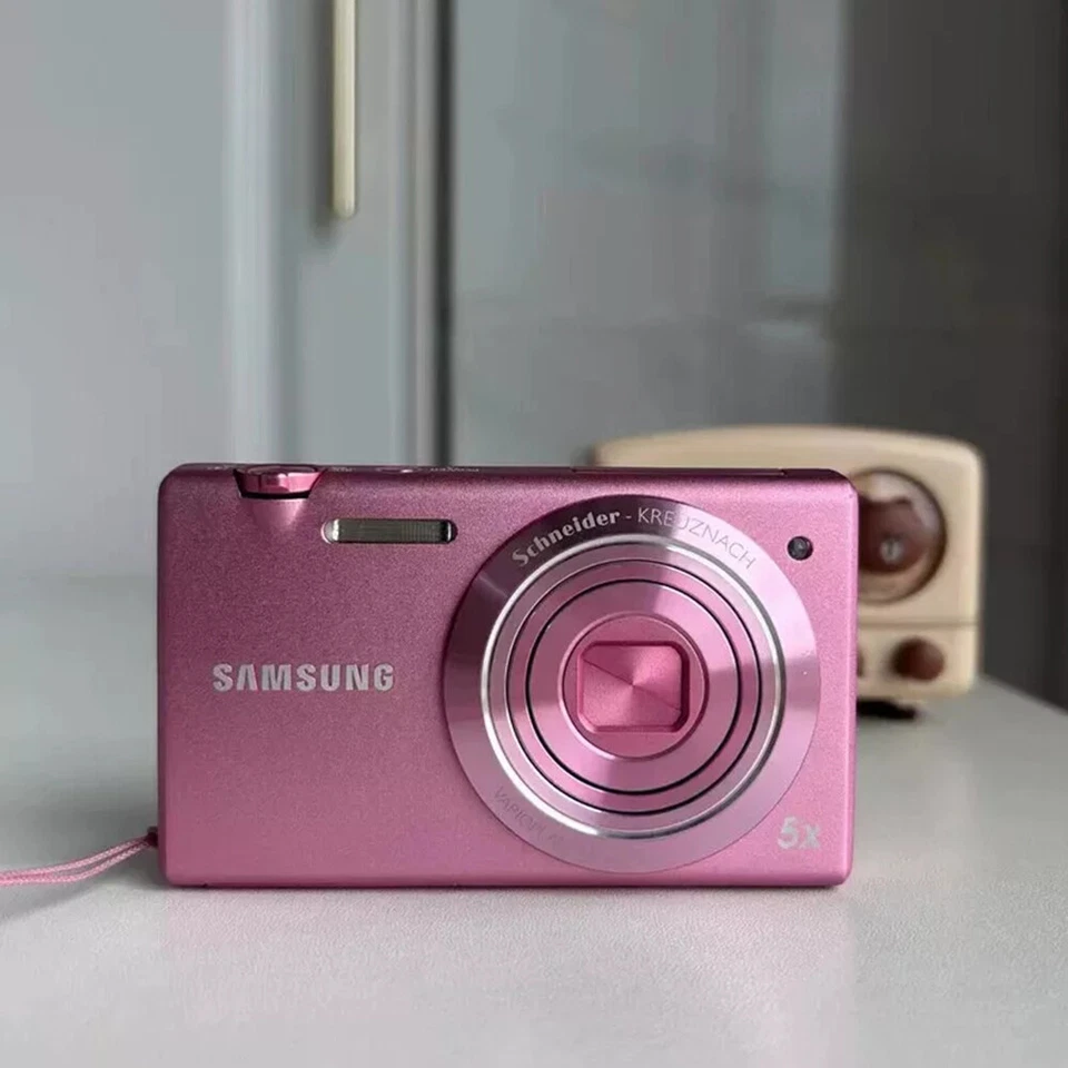 Samsung MV800 Flip-out Touch Screen Vlog Compact Digital Camera 16MP 85% new - Image 3 of 4