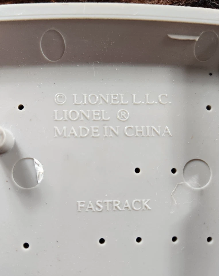 LIONEL SCALE O GAUGE LOT OF 8 CURVED RAIL FASTRACK O-36 FULL CURVE FREE SHIPPING - Image 3 of 4