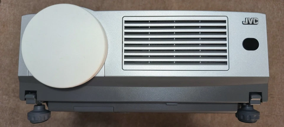 JVC DLA-SX21 Beamer – nur 180 Stunden – Top Zustand - Bild 3 von 4