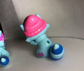 Hatchimals CollEGGtibles Raccoon Photographe - Insta-Grandpa Dan & Grammie Grace