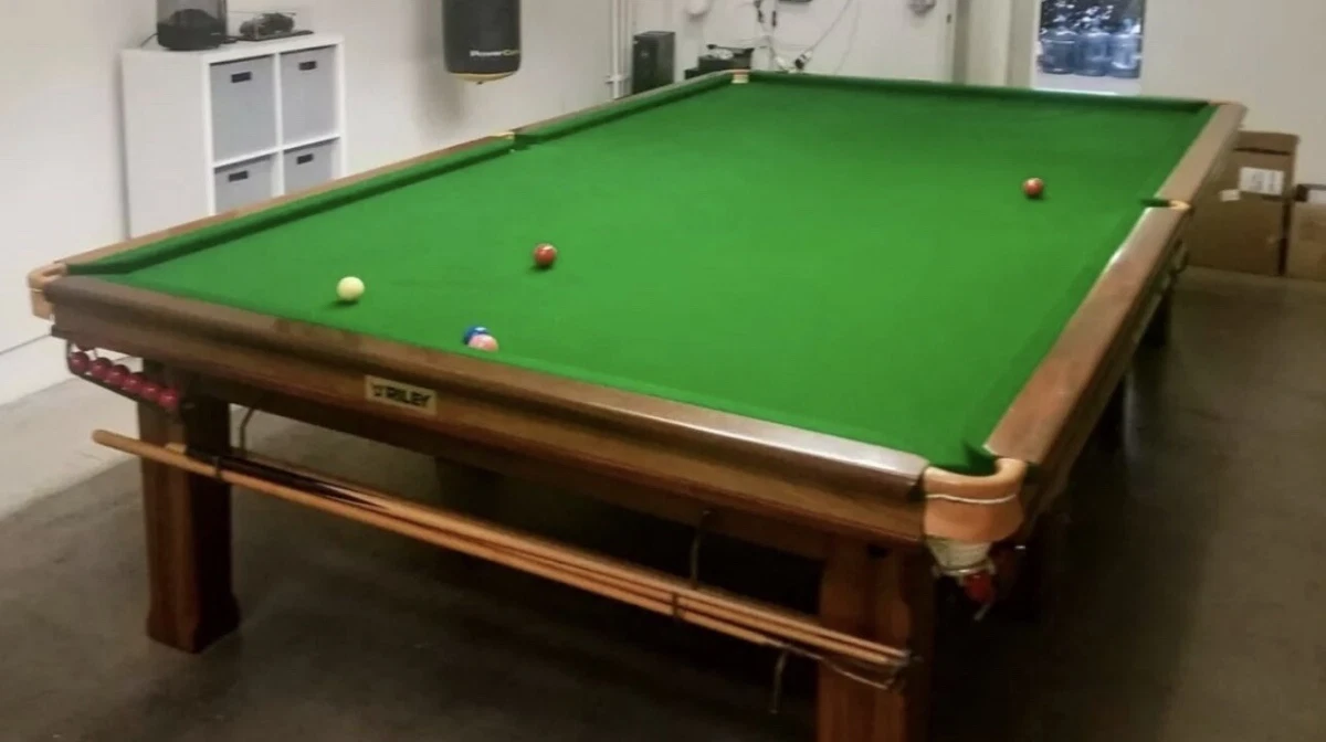 Riley snooker cheap table