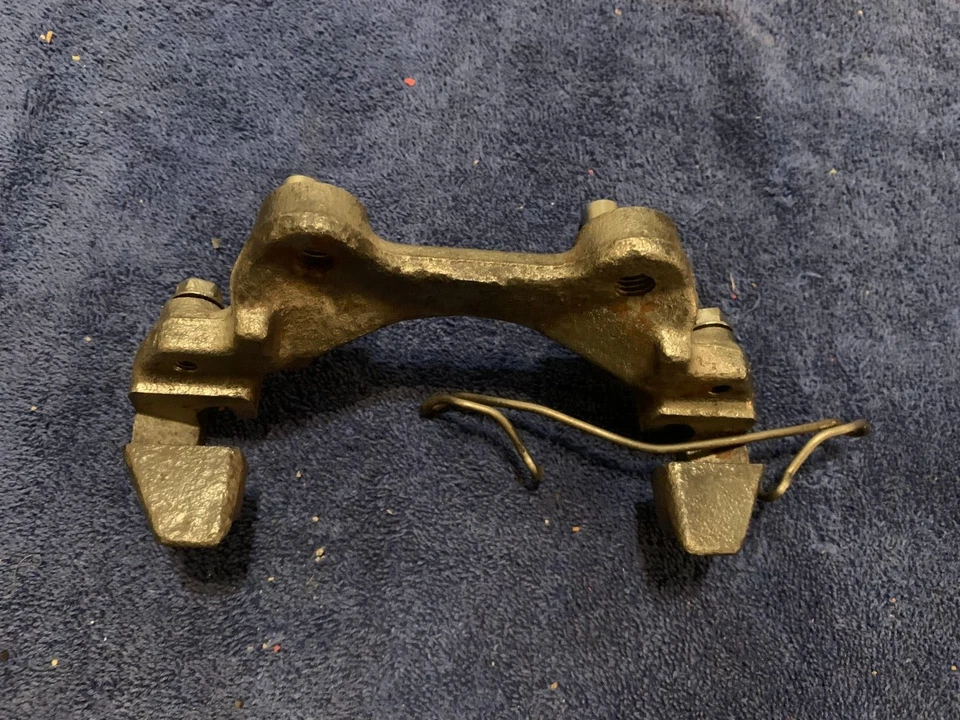 Soporte de pastillas de freno trasero convertible 88-93 Classic Saab 900 Turbo 94 Foto 2 de 4