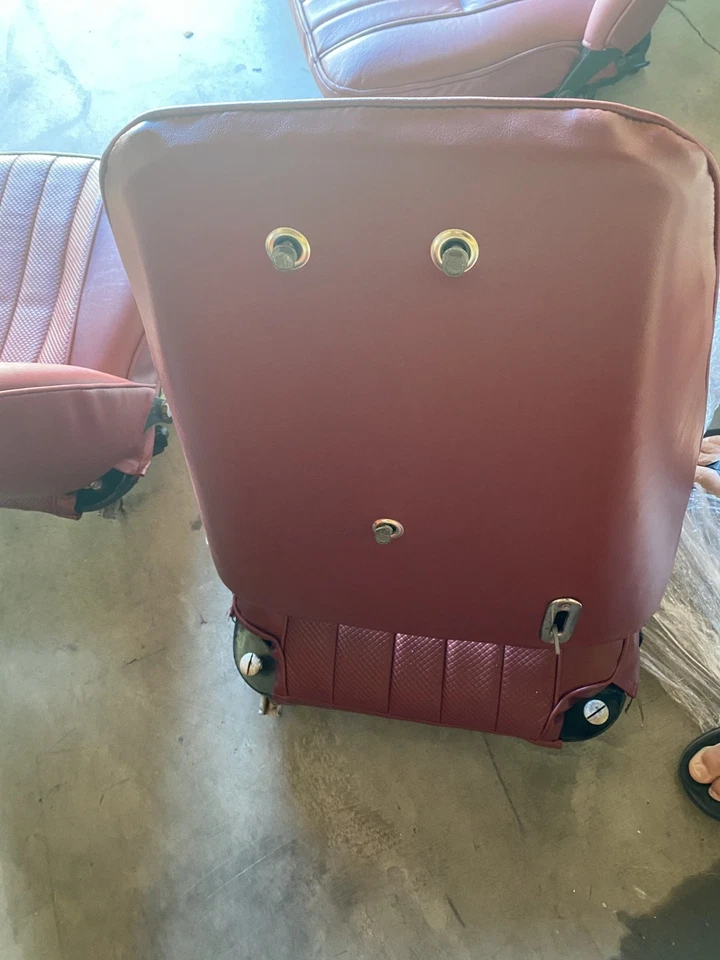 Datsun Roadster 1967,5 asientos rojo Foto 3 de 4