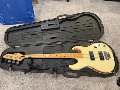 #ad Vintage Peavey Foundation Bass Guitar 4 Strings W Case $424.99