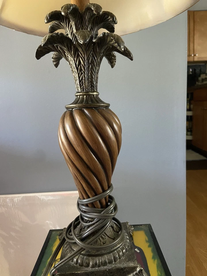 LÁMPARAS DE MESA  Foto 4 de 4