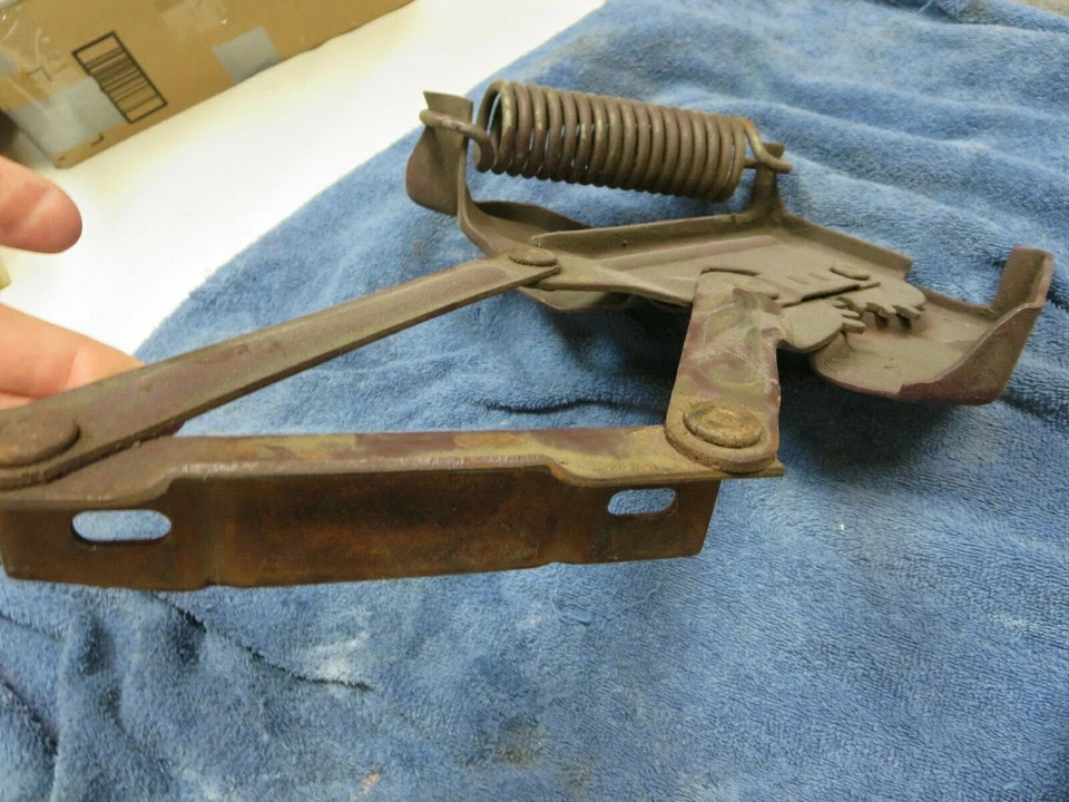 1963 1964 Chrysler 300 New Yorker LEFT driver's side hood hinge spring assembly - Image 4 of 4